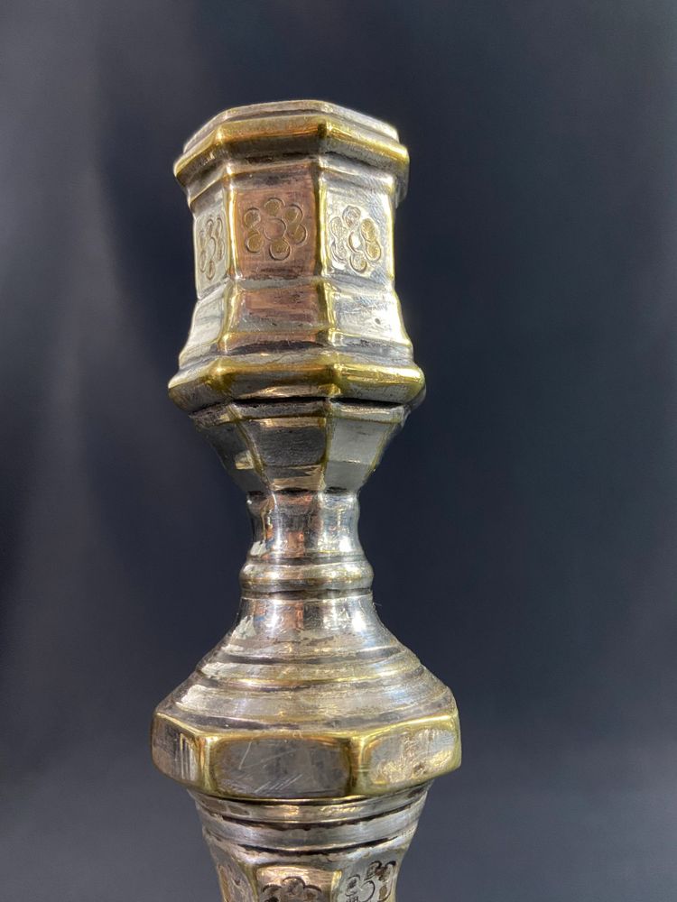 XVIII. Regency Fackel Kerzenhalter aus versilberter Bronze mit ziseliertem Blumendekor