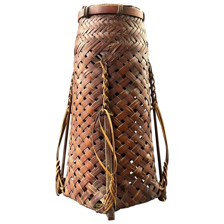 Vaso Hanakago in bambù intrecciato per Ikebana Giappone fine XIX secolo
