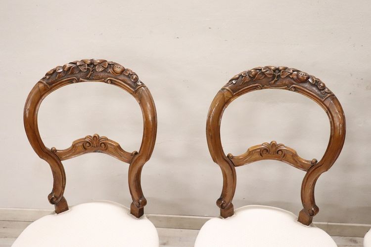 Dining Chairs in Carved Walnut, Mid-19th Century