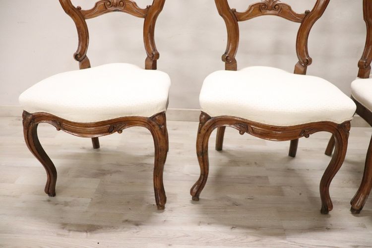 Dining Chairs in Carved Walnut, Mid-19th Century
