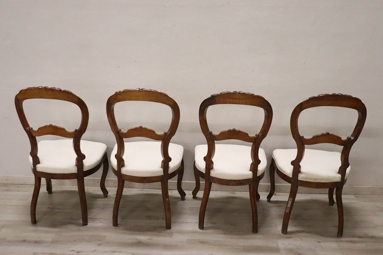 Dining Chairs in Carved Walnut, Mid-19th Century