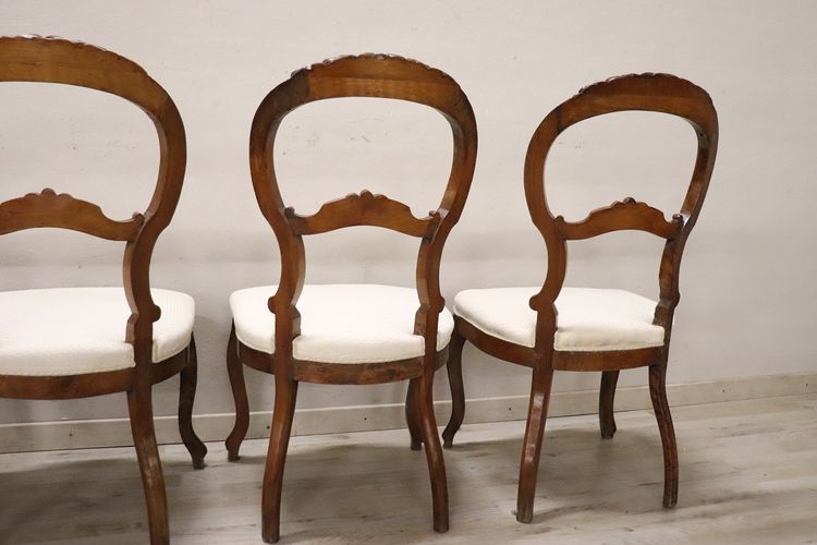 Dining Chairs in Carved Walnut, Mid-19th Century