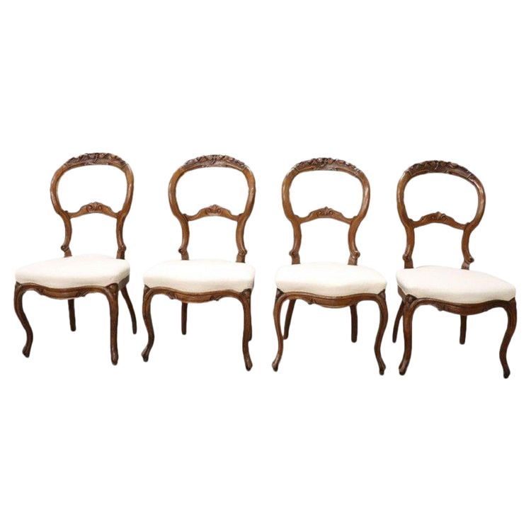 Dining Chairs in Carved Walnut, Mid-19th Century