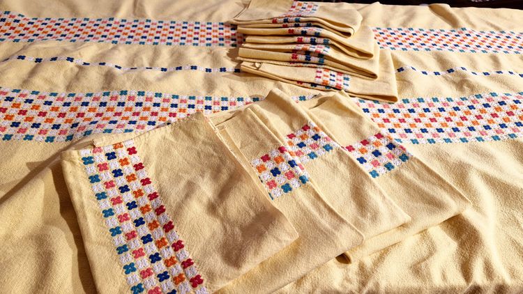 50s tablecloth and napkins
