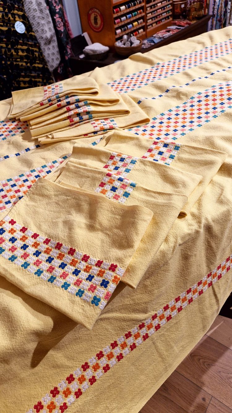 50s tablecloth and napkins