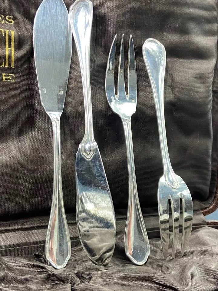Servizio di pesce Luigi XV Ravinet d'Enfert in argento con filetto di violino