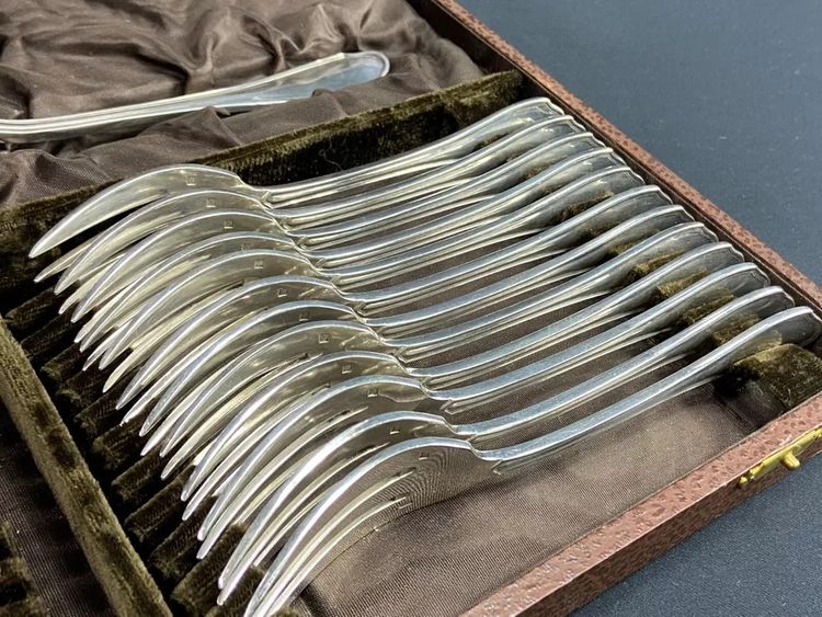 Servizio di pesce Luigi XV Ravinet d'Enfert in argento con filetto di violino