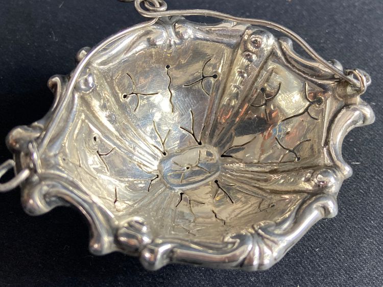 Passe-thé aus massivem Silber im Stil von Louis XV