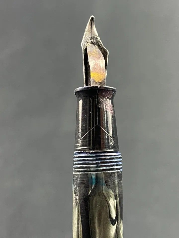 Unic 1940 vintage grey marbled fountain pen