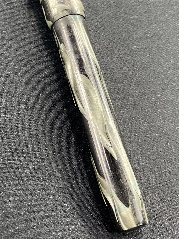 Unic 1940 vintage grey marbled fountain pen