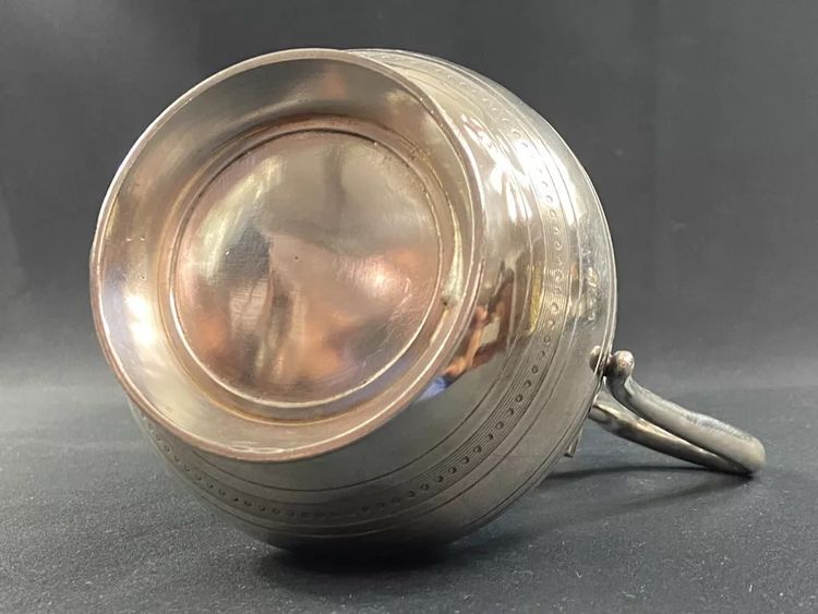 Caffettiera in argento del XIX secolo con ricca decorazione guilloché di Napoleone III