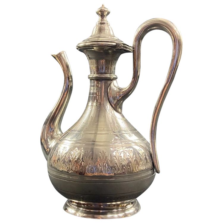 Caffettiera in argento del XIX secolo con ricca decorazione guilloché di Napoleone III