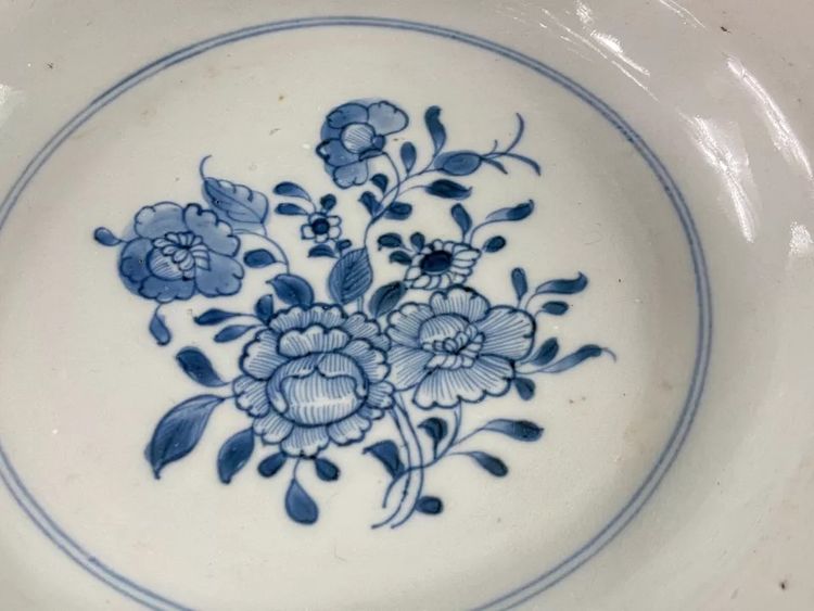 Pair of 18th century Compagnie des Indes Far East porcelain plates China