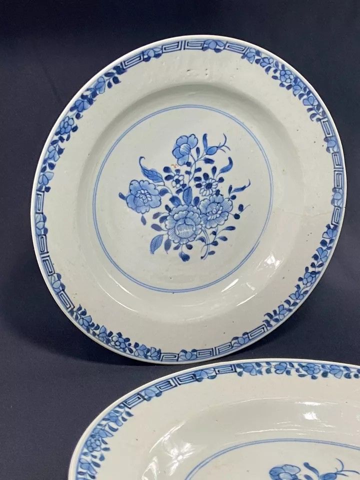 Pair of 18th century Compagnie des Indes Far East porcelain plates China