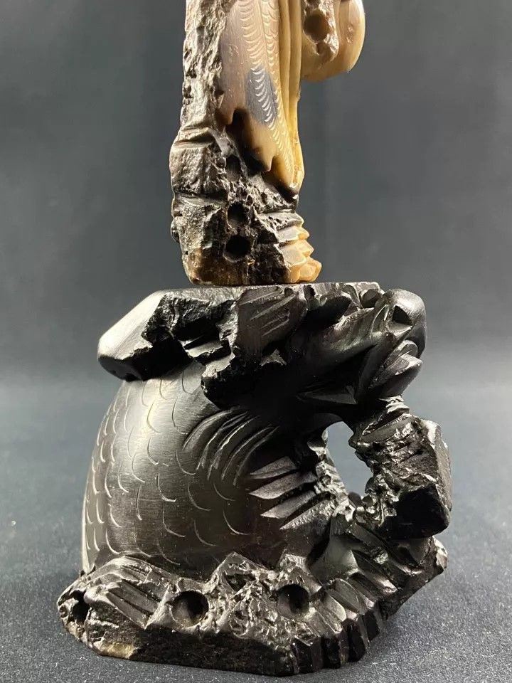 Soggetto intagliato in Pierre de Lard con figura Cina Estremo Oriente