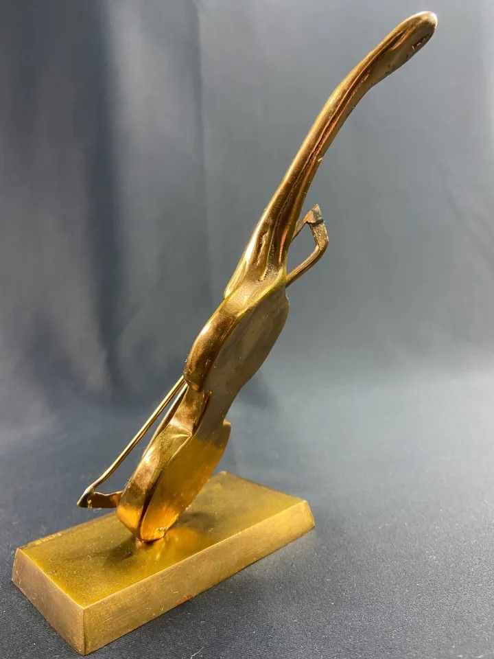Geschnitztes Subjekt mit Violoncello Violine in Bronze signiert Yves Lohé