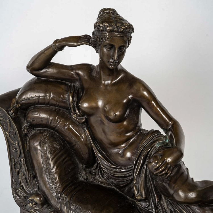 Dopo Antonio Canova (1757-1822) - Paolina Borghese detta Venere Vitrix in bronzo e marmo