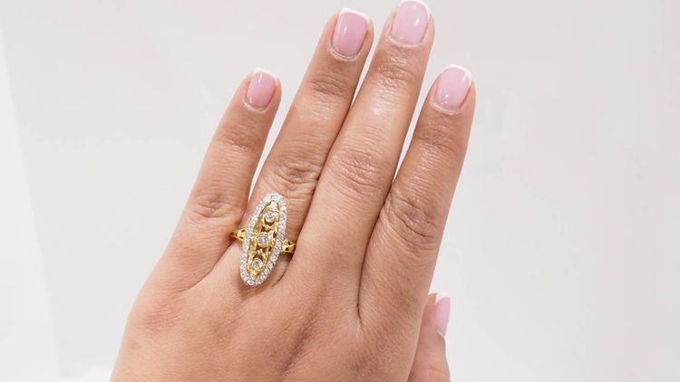 Anello Marquise in oro bicolore e diamanti
