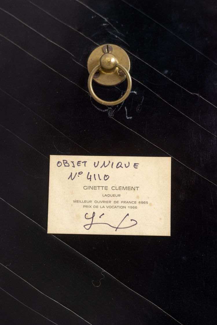 Ginette Clement. Miroir rond en laque. Année 1966. LS6146181A