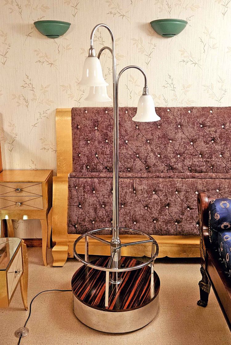 Luminaire Forming Pedestal Table, Italian Design 1960