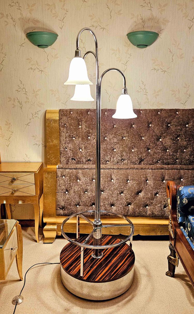 Luminaire Forming Pedestal Table, Italian Design 1960