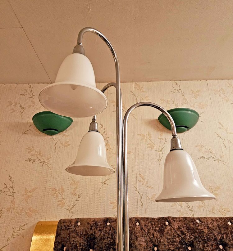 Luminaire Forming Pedestal Table, Italian Design 1960
