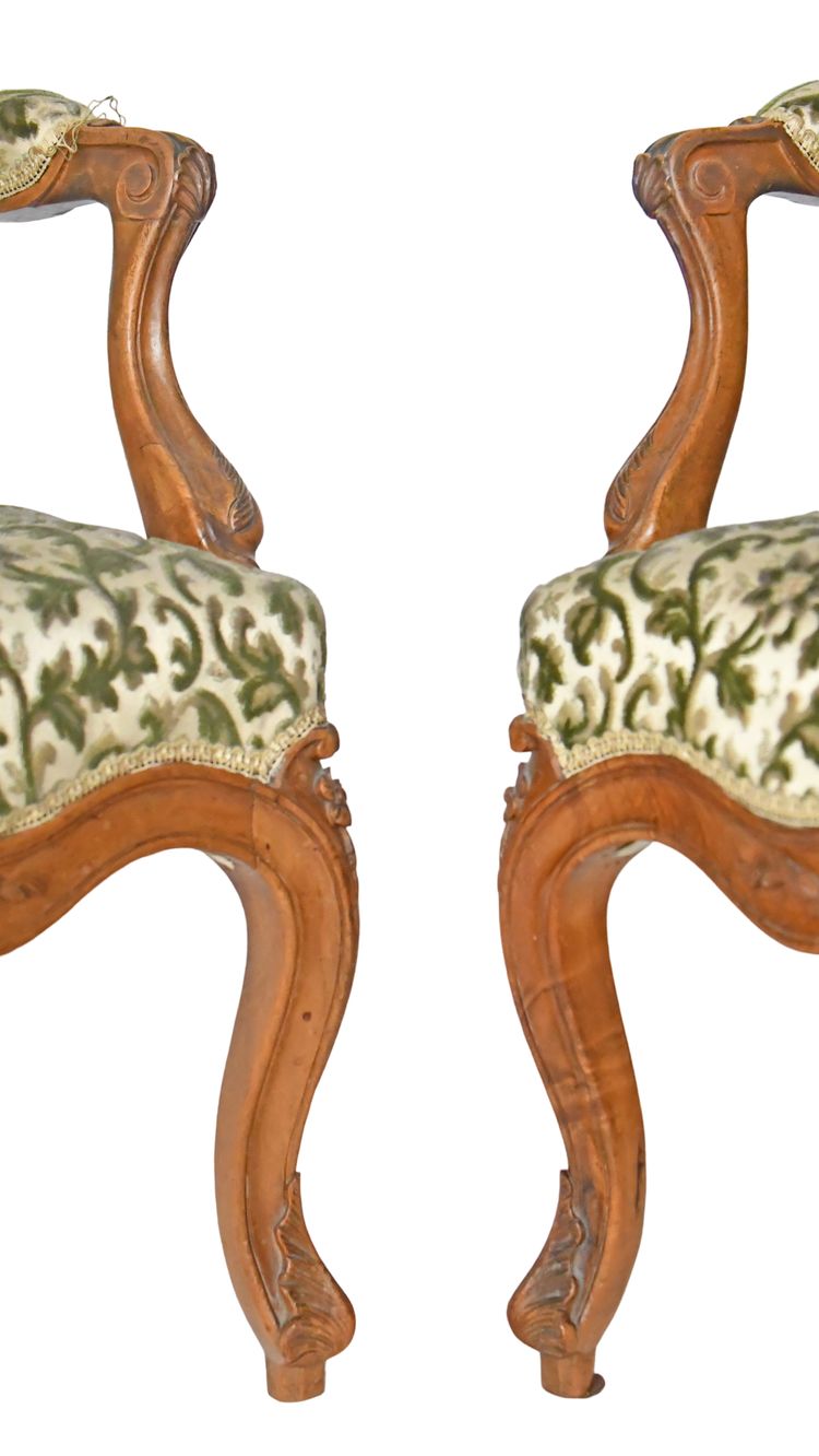 Paire de fauteuils cabriolet de style Louis XV 