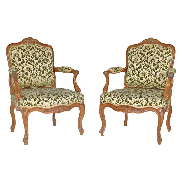 Paire de fauteuils cabriolet de style Louis XV 