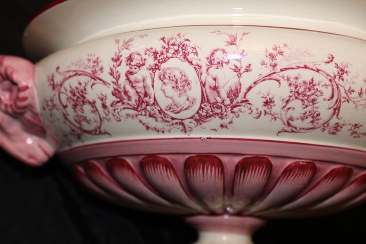 Suspension en faïence de Gien 19ème décor à médaillons style Louis XVI signature de décorateur