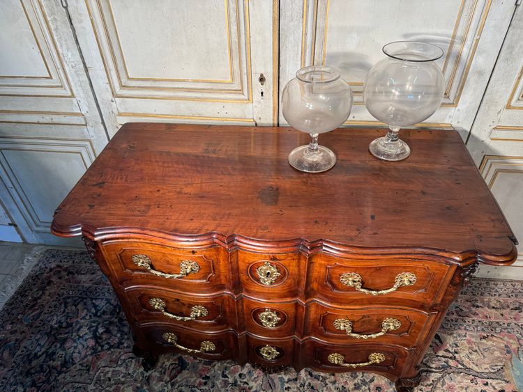 18th century Louis XV walnut crossbow chest of drawers