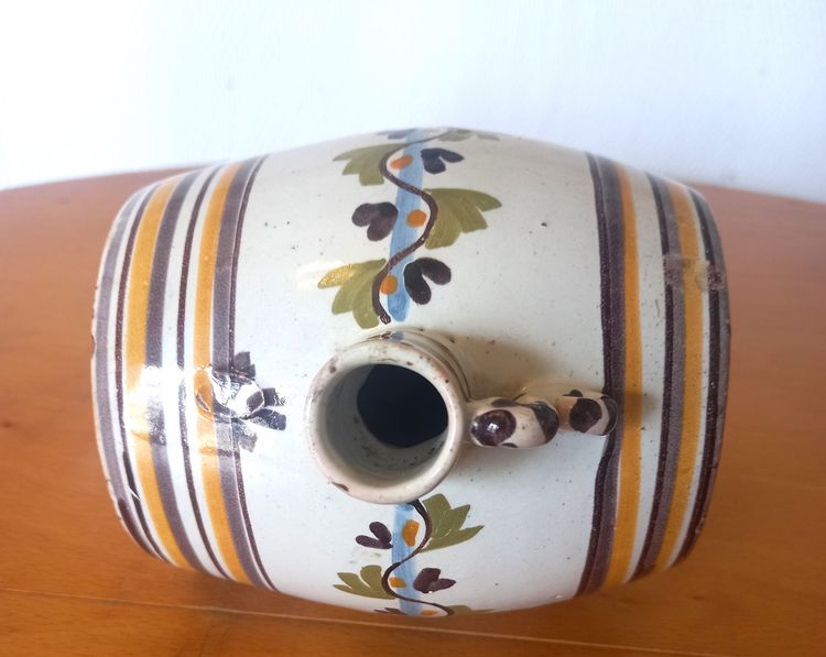 Earthenware flask :Nevers 18th century.