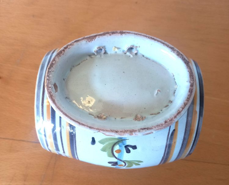 Earthenware flask :Nevers 18th century.