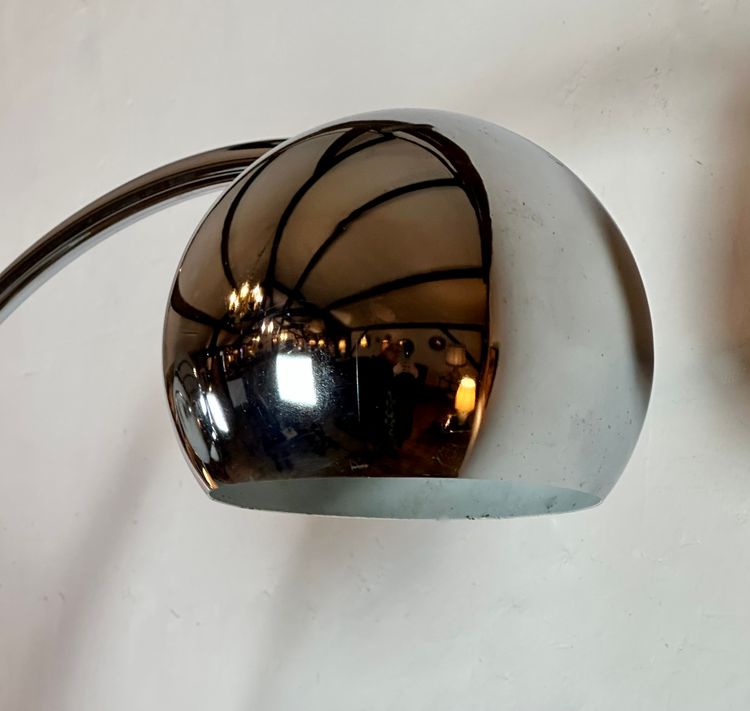 Lampada da terra italiana a forma di mughetto in metallo cromato vintage anni '70