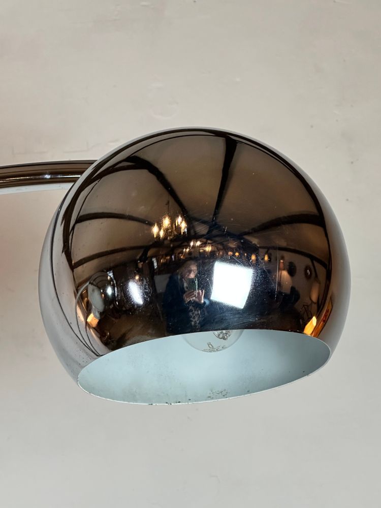 Lampada da terra italiana a forma di mughetto in metallo cromato vintage anni '70
