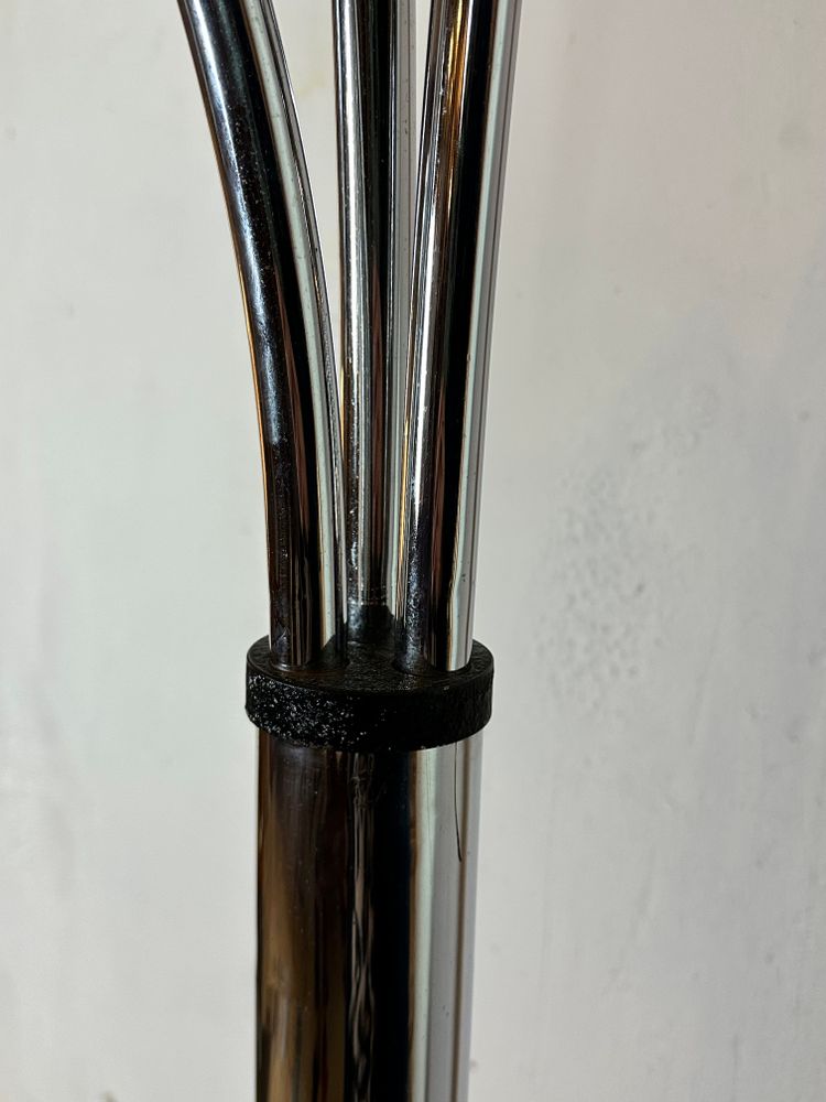 Lampada da terra italiana a forma di mughetto in metallo cromato vintage anni '70