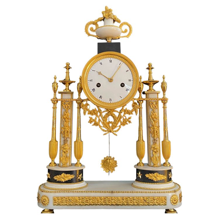 Portico Clock from the late 18th century in White Marble and Gilded Bronze