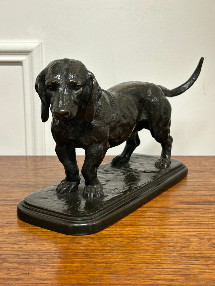 Antoine-Louis Barye (1795-1865) Basset mit dem Kopf nach links stehend Barbedian Gusseisen XIX 