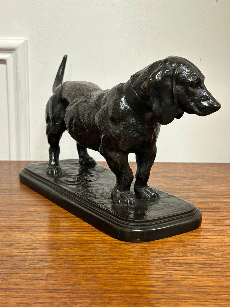 Antoine-Louis Barye (1795-1865) Basset mit dem Kopf nach links stehend Barbedian Gusseisen XIX 