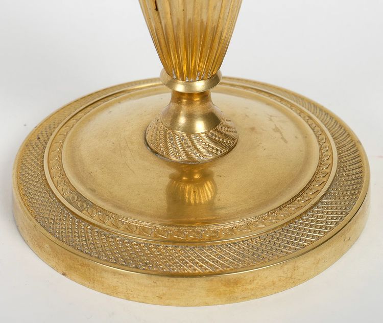 Paar kleine Kerzenleuchter namens „Ragots“ aus vergoldeter Bronze, Empire-Zeit, um 1810