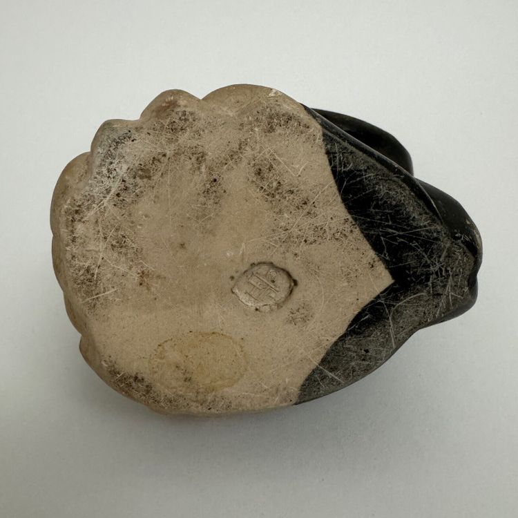 Scultura africanista 1930 soggetto femminile che tiene in mano un casco di banane