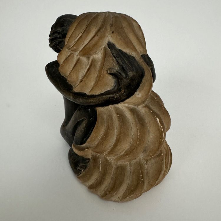 Scultura africanista 1930 soggetto femminile che tiene in mano un casco di banane
