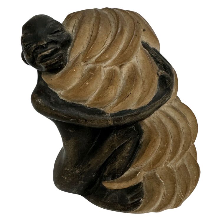 Scultura africanista 1930 soggetto femminile che tiene in mano un casco di banane