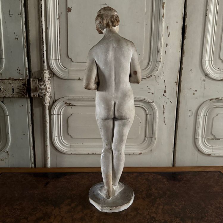 Statua in gesso da laboratorio di Charles Filleul soggetto femminile in scatola del XX secolo