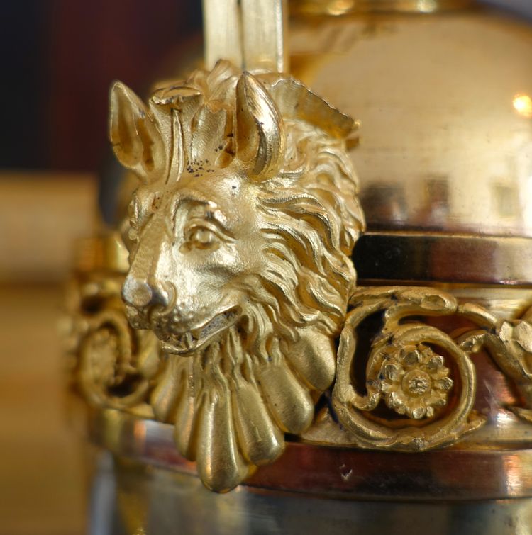 Claude Galle (attributed to): pair of Directoire period cassolettes in mercury-gilded bronze