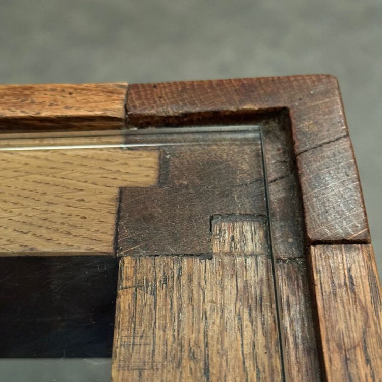 Table basse 1970 en chêne et plateau en verre travail français