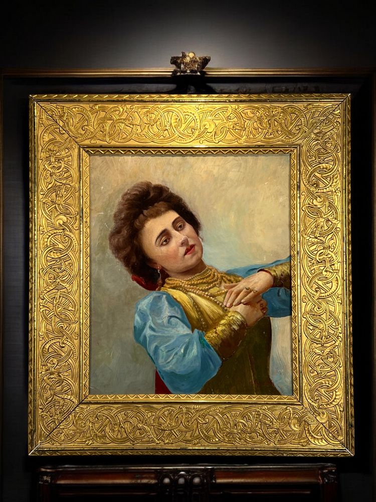 DIPINTO RUSSO / OLIO SU TAVOLA IN LEGNO CON CORNICE RAFFIGURANTE UN RITRATTO DI DONNA