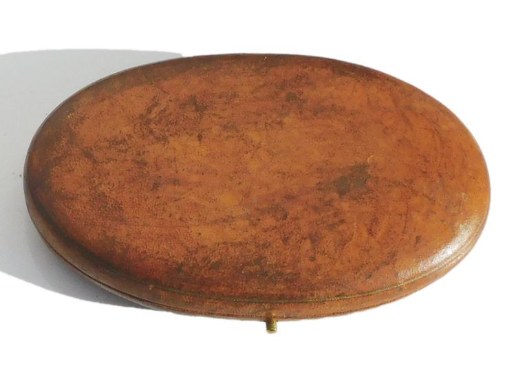 Necessaria vecchia scatola da cucito dell'inizio del XIX secolo, forbici, ditale, punzone da cucito, argento 