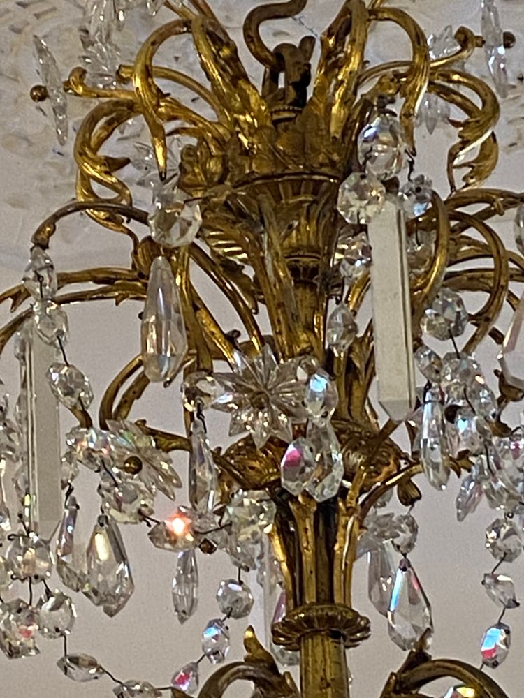 Lampadario Di Grandi Dimensioni In Bronzo Dorato E Nappe In Cristallo Baccarat