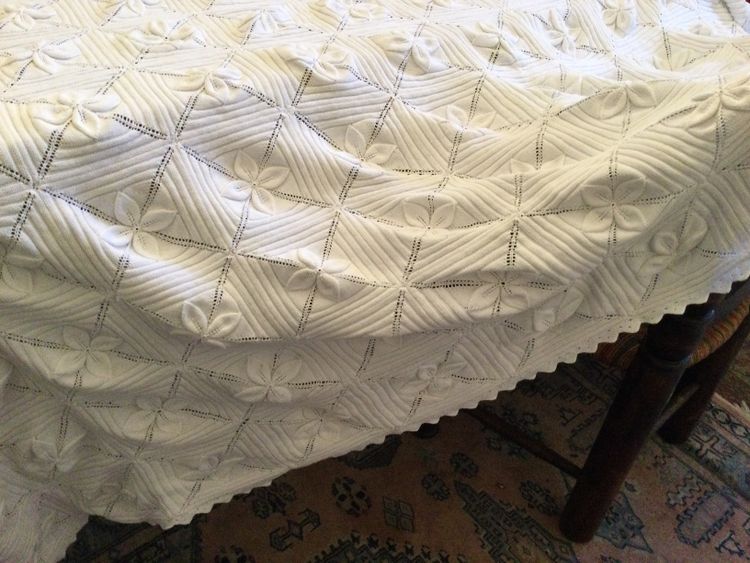 Couvre lit blanc 