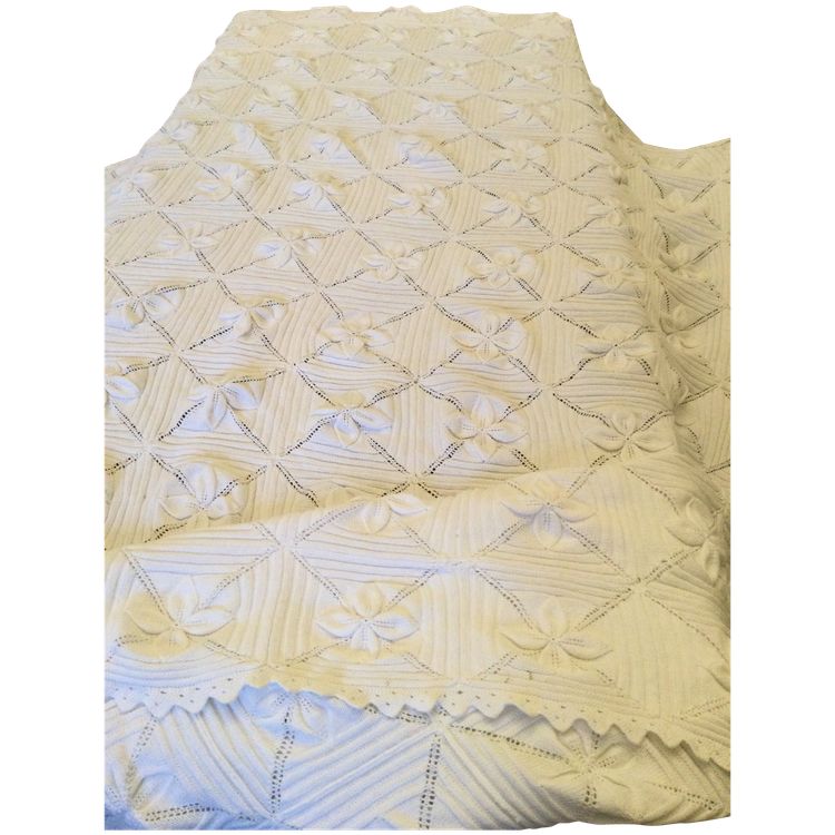 Couvre lit blanc 